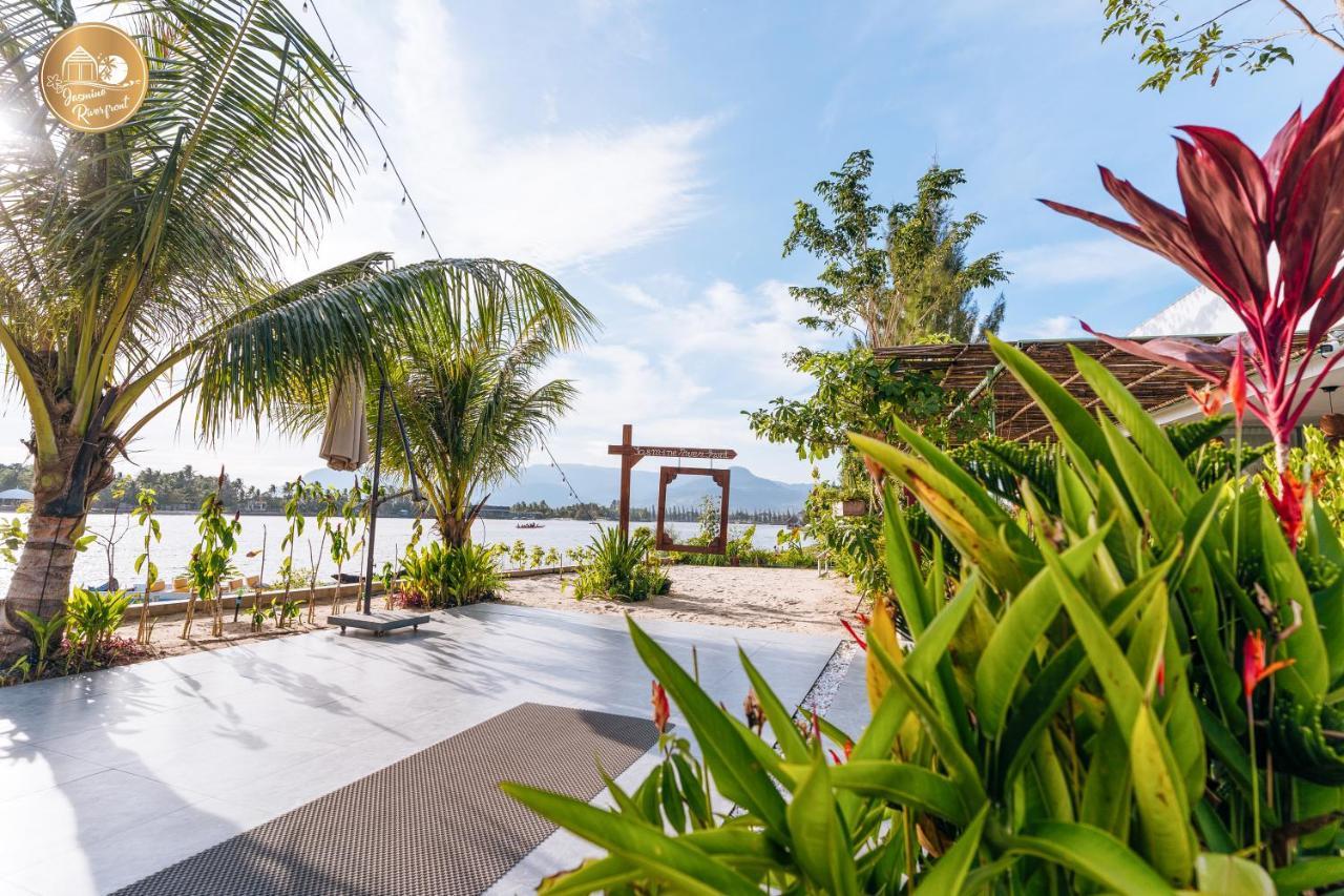 Jasmine River Front Hotel Kampot Exterior foto