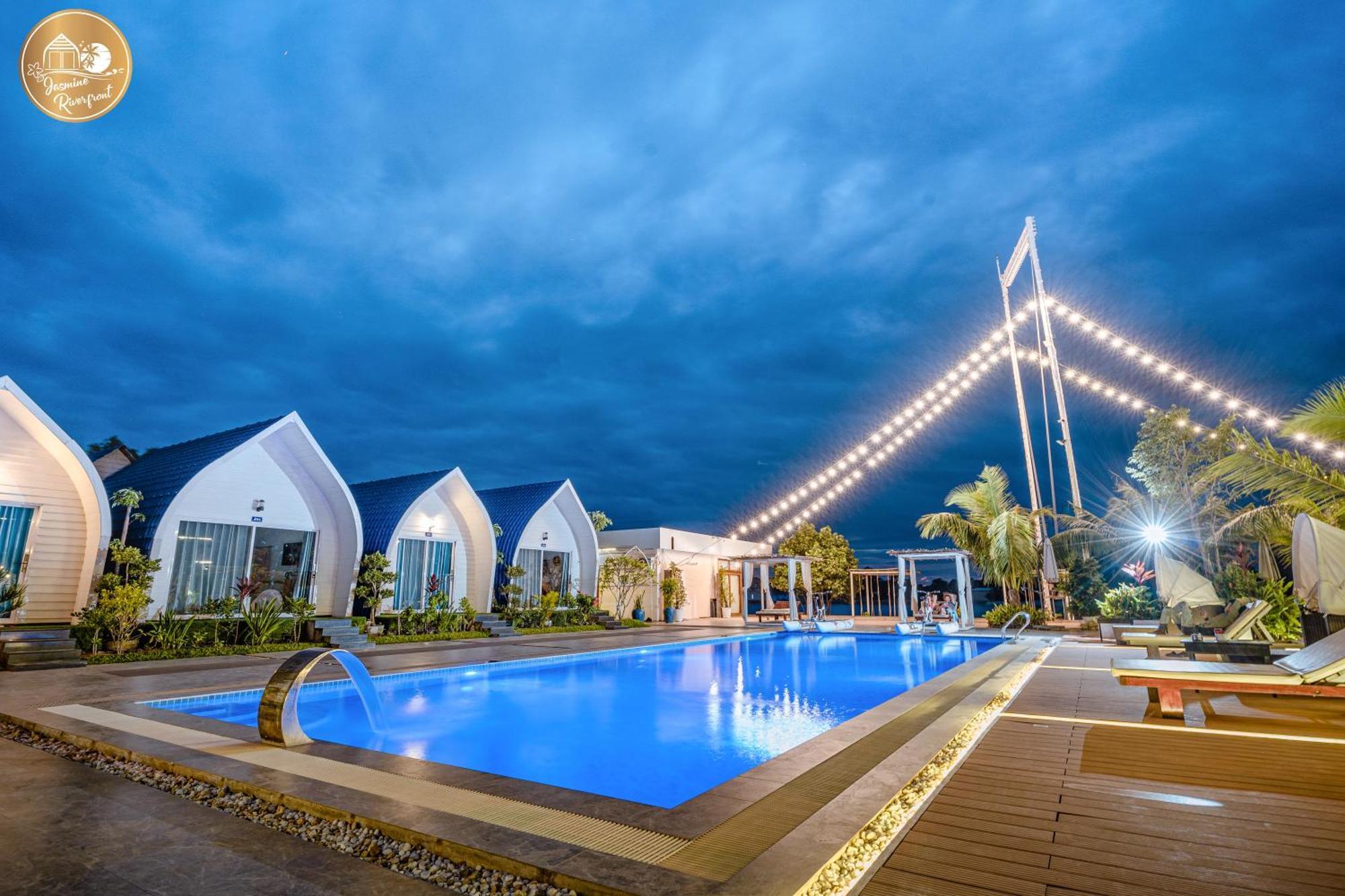 Jasmine River Front Hotel Kampot Exterior foto