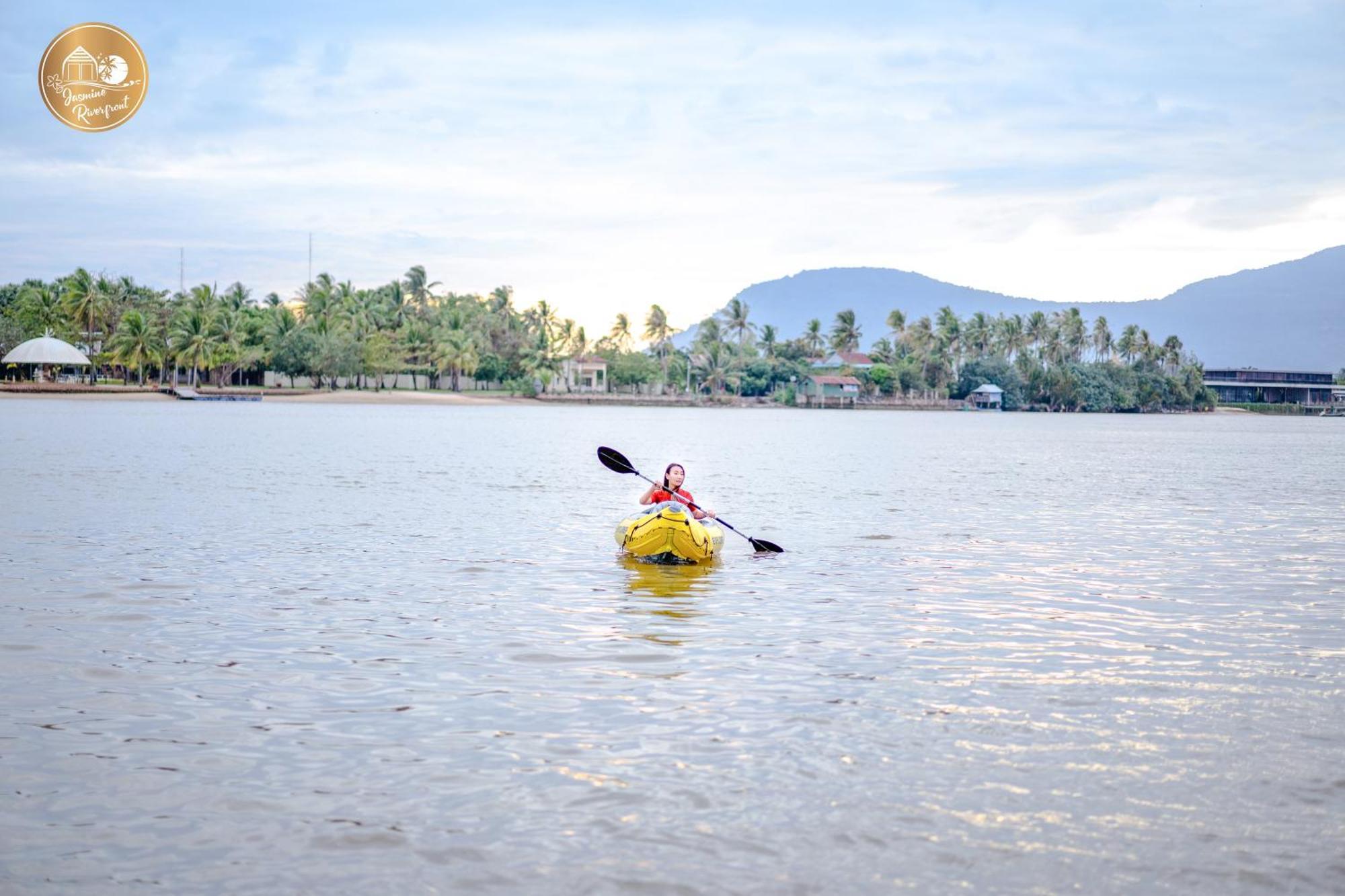 Jasmine River Front Hotel Kampot Exterior foto