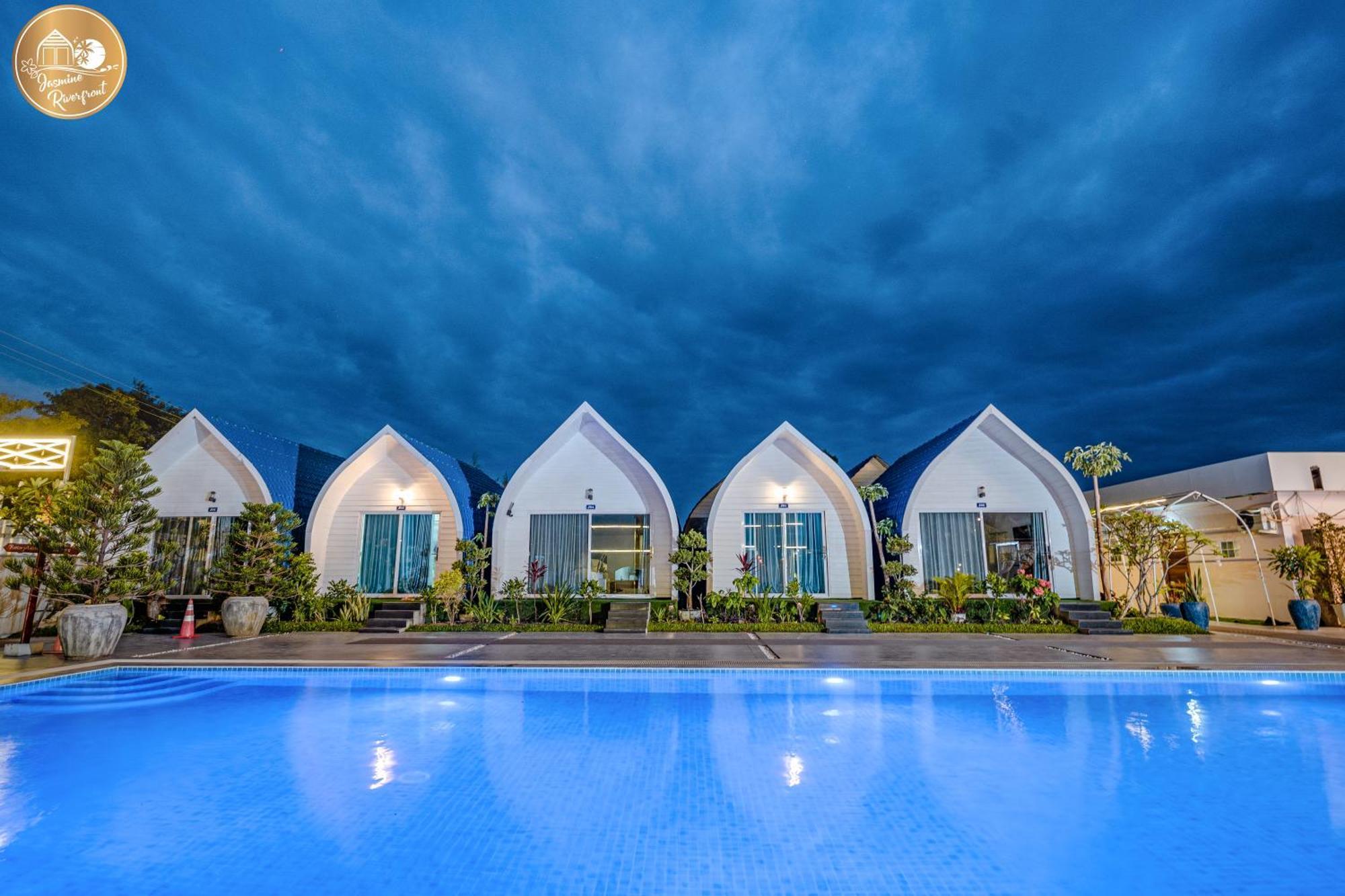 Jasmine River Front Hotel Kampot Exterior foto